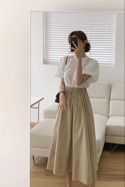 Cách phối đồ với chân váy xòe dài - áo blouse nữ tính