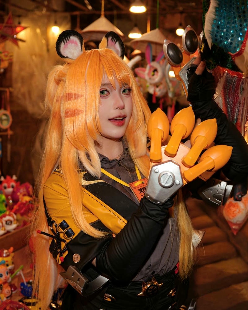 Gái xinh cosplay hồ ly tóc vàng tai thú dễ thương