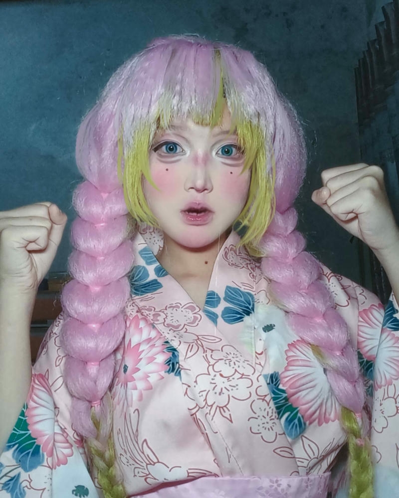 Gái xinh cosplay tóc hồng xanh mặc kimono hoa đẹp