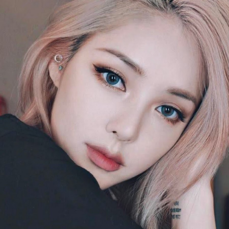 Gái xinh tiktok tẩy trang làm bao người ngã ngửa: độn mũi gọt cằm chỉ bằng son phấn - 10