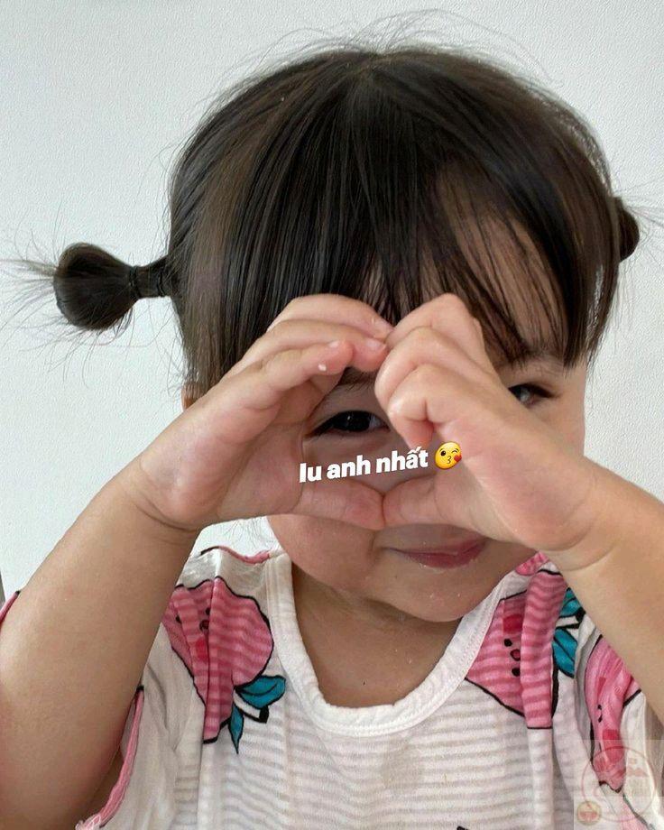 Thương anh đôi khi không cần nói nhiều, chỉ cần một meme ngọt ngào cũng đủ