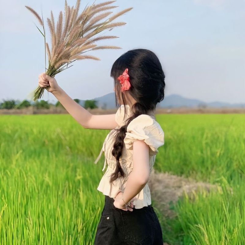 avatar gái xinh k10 chụp ảnh che mặt