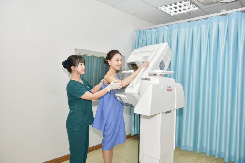 Chụp X-quang vú (Mammography) tầm soát các bệnh lý tuyến vú tại MEDLATEC