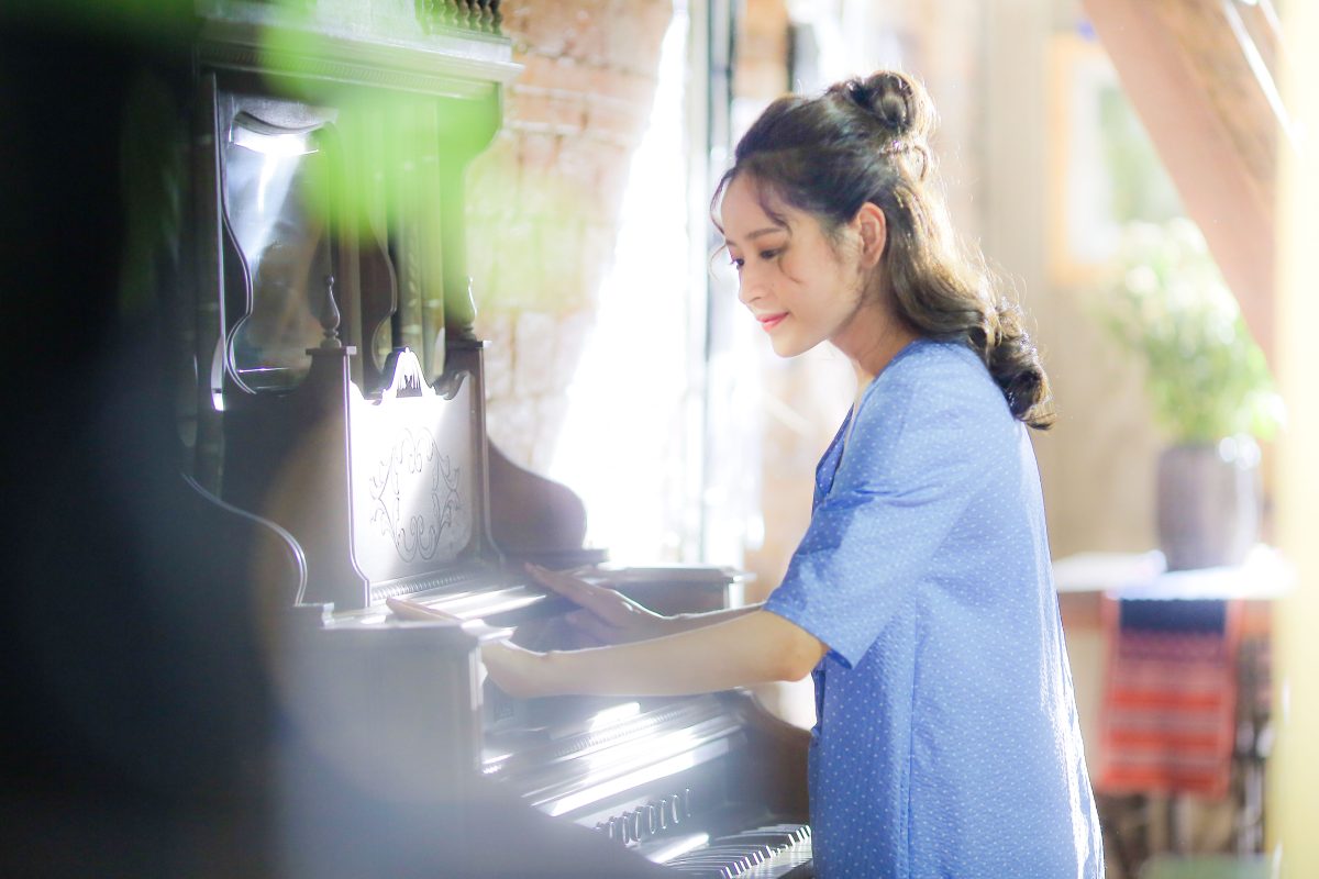 Chi Pu trở lại màn ảnh cùng dàn trai xinh gái đẹp Hàn Quốc