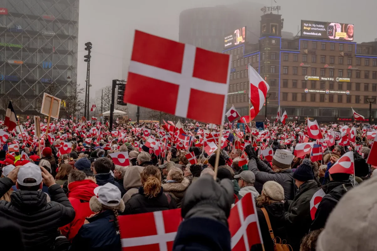 Cháu gái ông Trump kêu gọi châu Âu trả đũa vụ Greenland