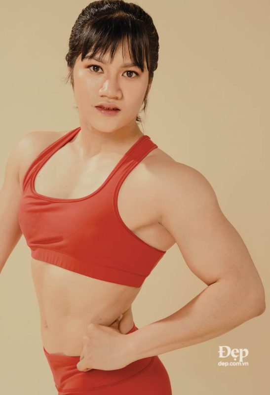 I love my body – Ny Trần: Nữ VĐV thể hình 9x “nghiện” những chiếc váy ôm