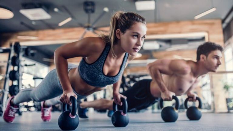 mổ mắt xong có được tập gym